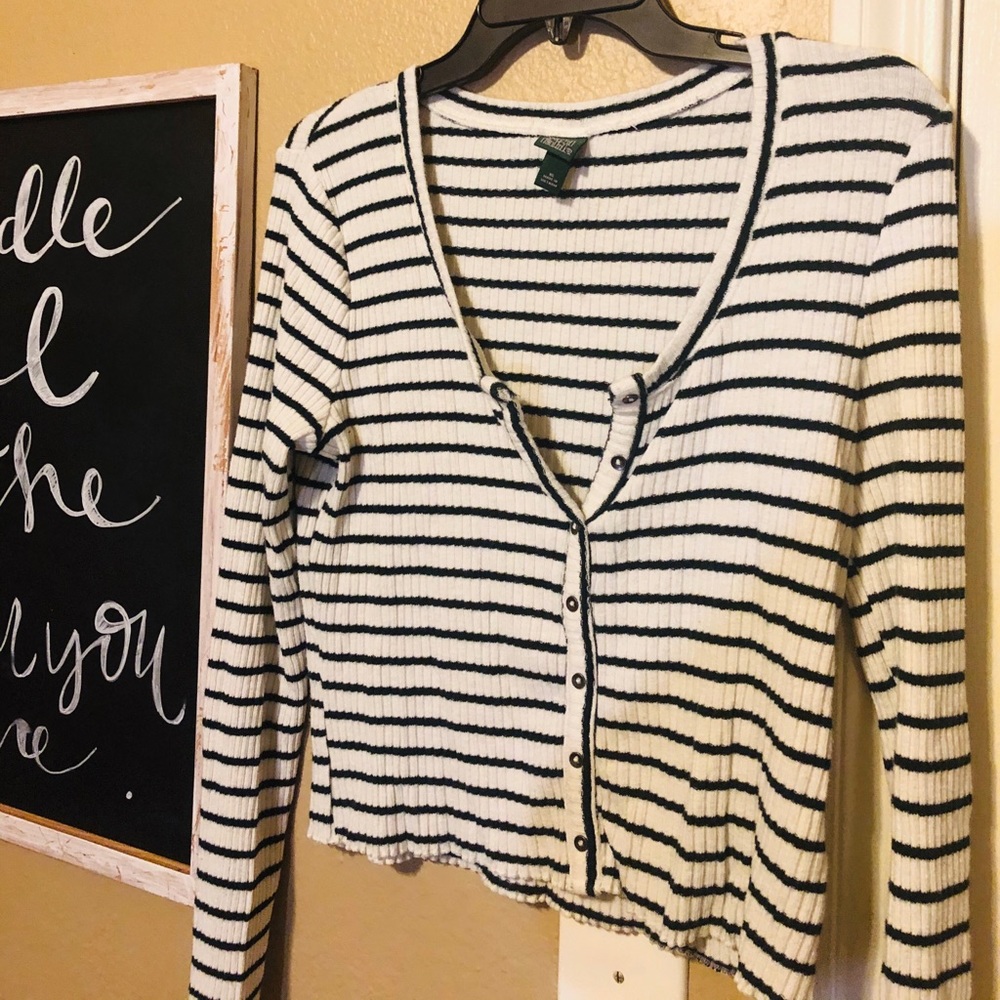 | cutie cropped sweater |